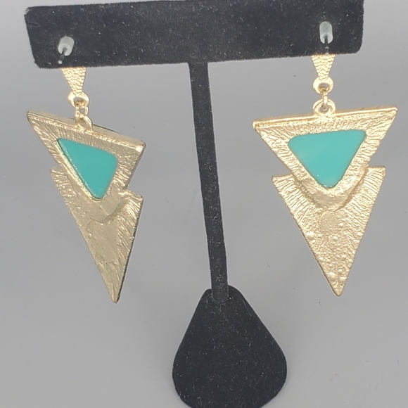 Goldtone Green Triangle Earrings, Goldtone Bangles and Goldtone Ring - Picture 5 of 12